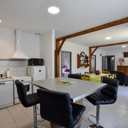 Spacious Holiday With Private Garden In *